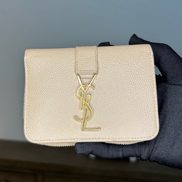 YSL Line Compact Zippered Wallet - Picture 2 of 11